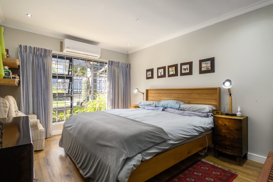 6 Bedroom Property for Sale in Kenridge Heights Western Cape